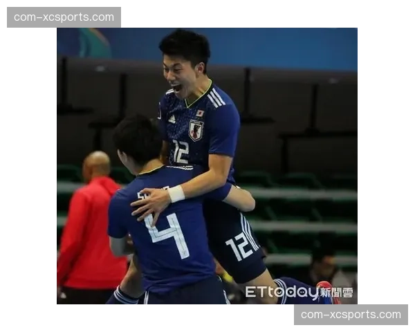 五人站外线拉开空间 现代进攻体系依赖投篮威慑力 五人站外线拉开空间 现代进攻体系依赖投篮威慑力